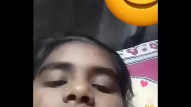 Desi girl Showing boobs on Cam