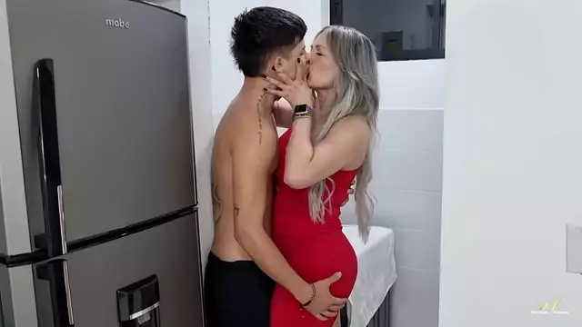 Colombian Milf Monique Fuentes and Danner Mendez's Steamy Father-Son Threesome