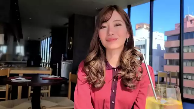 Kawaii kogals luscious bodies & alluring eyes - MILF marathon with stunning Natsuki Maron in 300MAAN-756