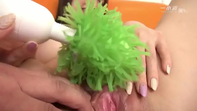 Beautiful Japanese Enchantress Rika Exposes Her Luscious Curves on Omancube!