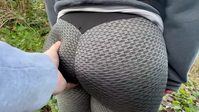Caught in the Act ~ Public Park Bubble Butt Girl Groping!