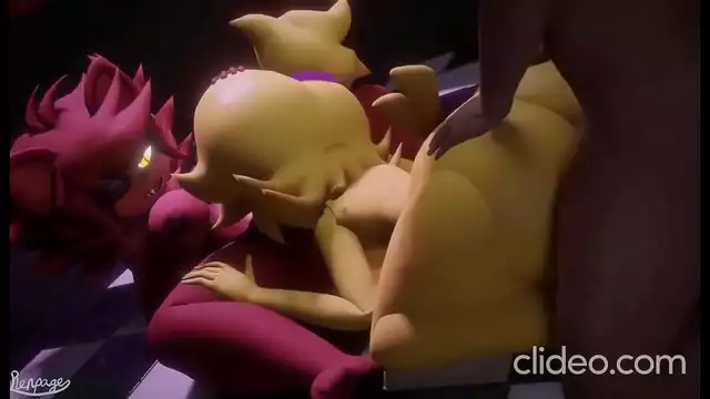 Devouring Luscious Foxy with Chica's Enchanting Allure!