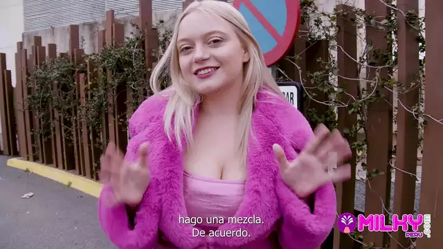 Cheating Boyfriend Gets Jealous as You Enjoy a Luscious Threesome with Your Hot Neighbor!