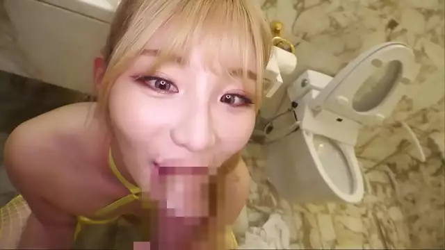 Meet the Stunning Golden-Haired Mermaid of passage