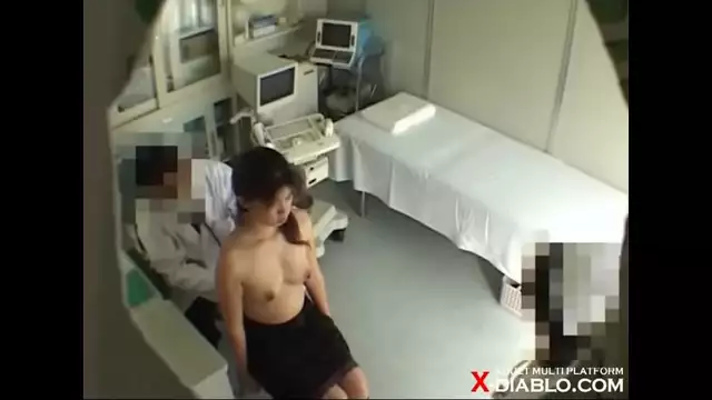 Beautiful 23-Year-Old Goldilocks Akira Serving Up Intimate Delights