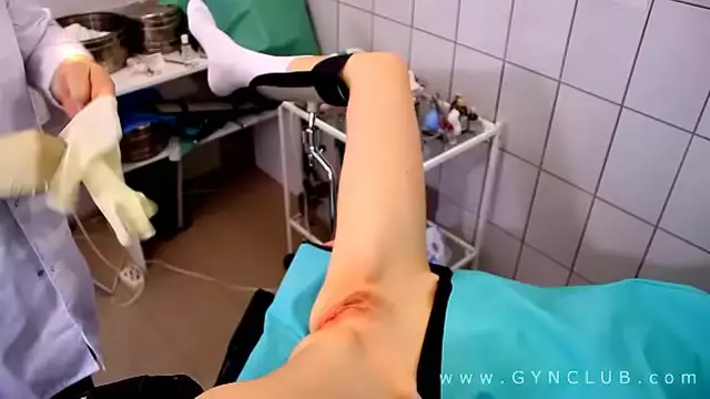Revealing the Luscious Curves of a Sexy Enchantress During a Thorough GYN Exam