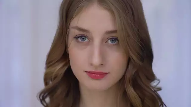 Nineteen-year-old Sasha Paige, the Real Sister of Sofa Weber, Is a Skinny Babe You Need to Know