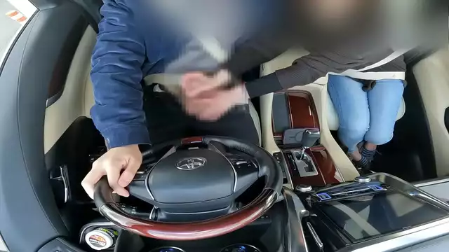 Jaw-Dropping! MILF Gives a Handjob That Makes Me Scream in Pleasure While Driving