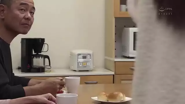 Experience the Alluring Embrace of a Japanese MILF with Voluptuous Breasts!