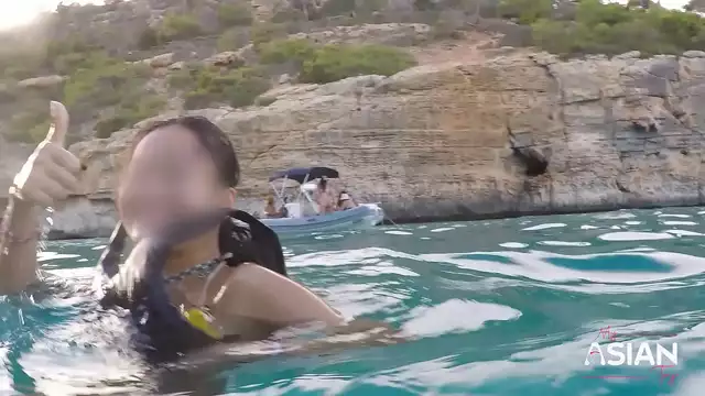 Experience the Rush of Outdoor Public Sex with a Sensual Siren - Catch a Glimpse of Her Luscious Pussy and