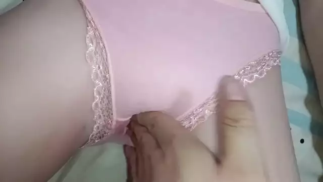 Discover the Sexy Ritual to Make Your Girlfriend Scream with Pleasure - Watch Now!