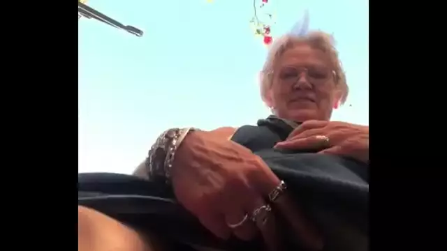 Revealing Luscious Oma Shows Off Her Gorgeous Gap Outdoors