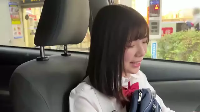 18-Year-Old Sakki's G Cup Unleashes J-cup Hotness in First Time Sexual Encounter!