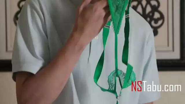 Experience the Allure of a Seductive Stepmom's Panties and Her Luscious Scent!