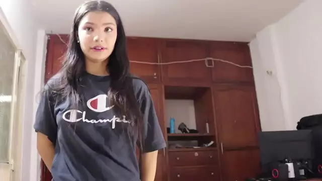 Spicy Spanish Neighbor Gives Blowjob with Creamy Load - Real Amateur Home Video