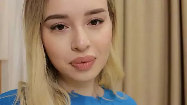 Cherry Blossom Beauty ~ Young and Natural Japanese Girl