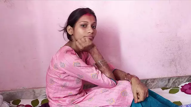 WATCH ~ Exclusive Hindi Audio of Hot Bhabhi Enjoying Pussy Licking and Fucking!