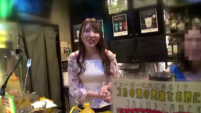 Northwards into Lustful Red Leaves ~ Meet the Alluring Enchantress, the Owner of a Clandestine Bar in Akasaka!